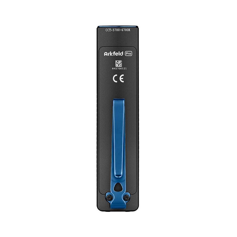 Olight Arkfeld Pro | lanterna EDC plana 3-em-1 | 1.300 lm